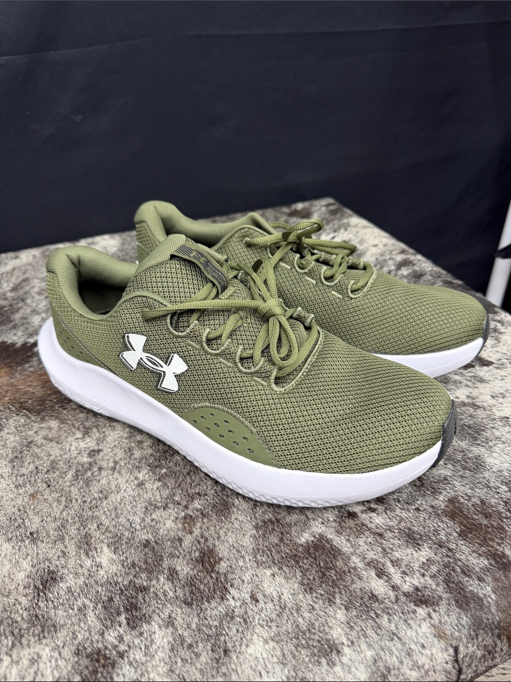 Under Armour Charged Surge 4